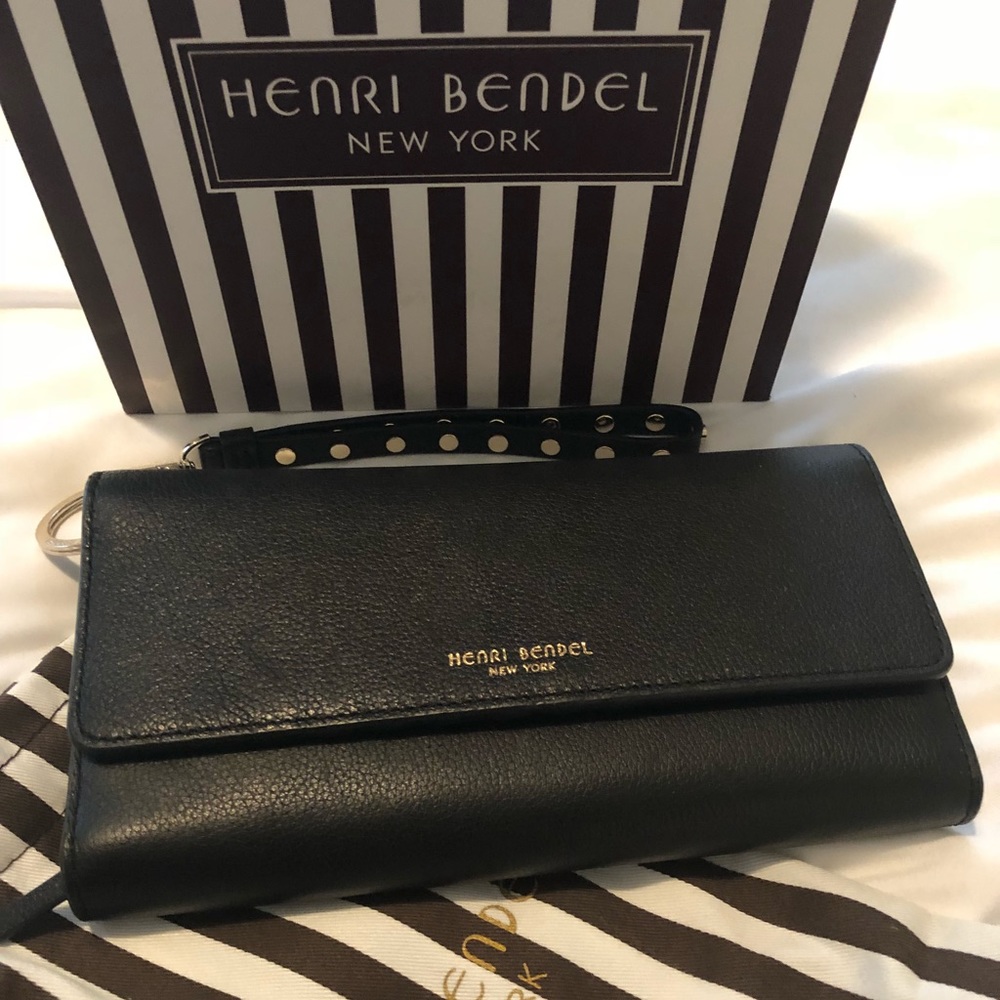 Henri Bendel Wristlet